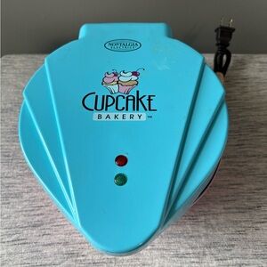 Nostalgia mini cupcake maker. Working condition